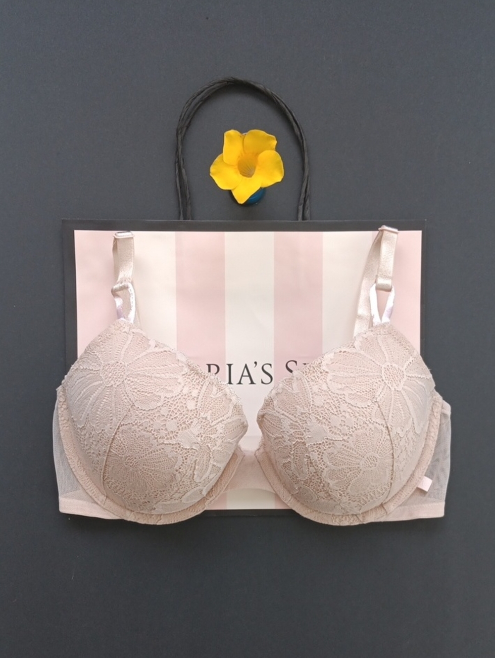Victoria Secret Women’s Lace Push-Up Bra - Blush Lined Demi/demi Double Size34D
